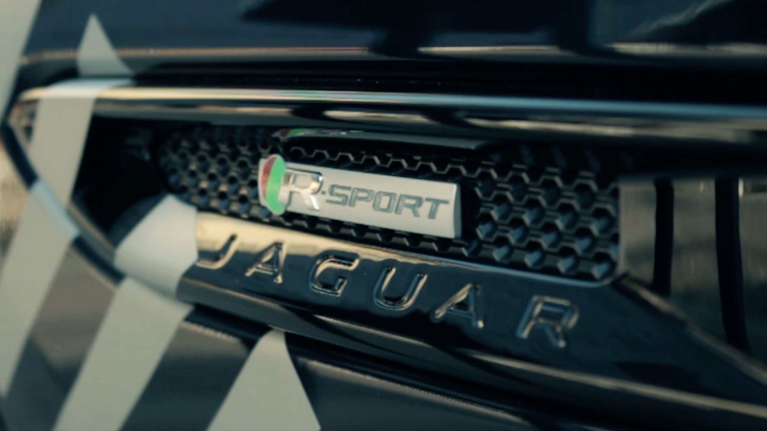 Jaguar presentazione AWD